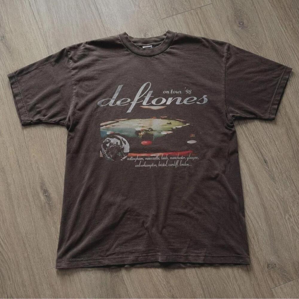 Deftones On Tour 98 Around The Fur Vintage Graphic T-Shirt